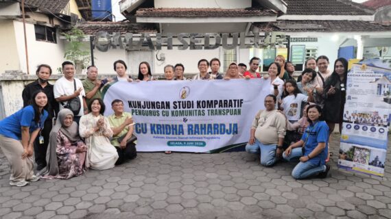 Belajar Mengelola Koperasi, CU Komunitas Transpuan Yogyakarta Lakukan Kunjungan Studi Komparatif Ke CU Kridha Rahardja